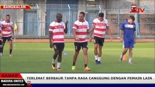 Peter Odemwingie Menikmati Latihan Perdana Bersama Madura United MaduraTV 13 04 2017 [upl. by Budding]