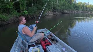 Catfishing on the escambia fl river catfishing catfish fishing fishingvideo bigbites florida [upl. by Nomelc]