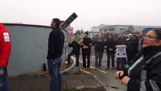 Greyhound SCABS attempt to break the workers picket [upl. by Flor]