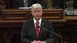 Michigan governor apologizes for water crisis [upl. by Ettenrahs102]