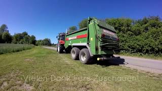 Biogassubstrat Streuen mit Steyr 4130 Profi CVT und Bergmann TSW3140 [upl. by Araid]