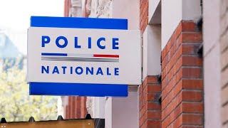 Toulouse  une lycéenne agressée au couteau par un autre élève [upl. by Kinata912]