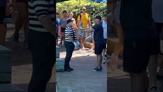 Well he didn’t expect this 😂👏 Tom mime Seaworld seaworldmime prank mimeshow tomthemime [upl. by Mair207]