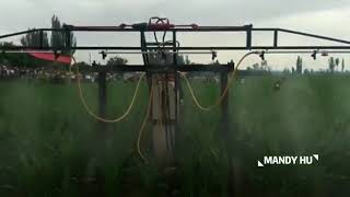 Self Propelled Farm Weed Guard Diesel Engine Power Lightweight Boom Sprayer [upl. by Airdnax]