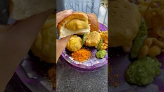 Vadapav is love 🥰 food favourite happiness mumbai [upl. by Burrton117]