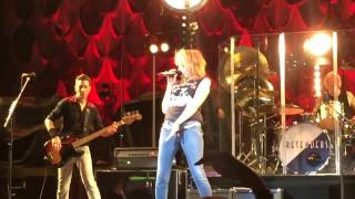 Chrissy Hynde amp Pretenders  Brass In Pocket [upl. by Nyrrad]