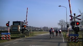 Spoorwegovergang Apeldoorn  Dutch railroad crossing [upl. by Jacobina]