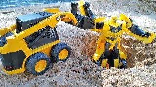 Carros e tratores na areia Bumblebee cai em um fosso [upl. by Akcirred]