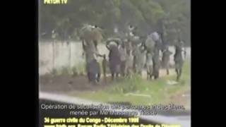 Guerre de 1998 Me MassengoTiassé prend des risques en ravissant les armes aux pillards [upl. by Esilehs]