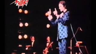 Abd El Halim Hafez  Fatet Gambena  عبد الحليم حافظ  فاتت جنبنا  حفلة [upl. by Peirce36]