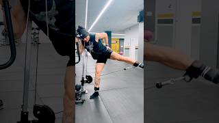 Patada de glúteo lateral🍑 gluteos polea entrenadorpersonal piernasdeacero gym [upl. by Dagny363]