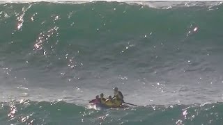 Extreme surfboat rowing in lifesaver relay Kurrawa Beach 2011 [upl. by Anirtruc840]