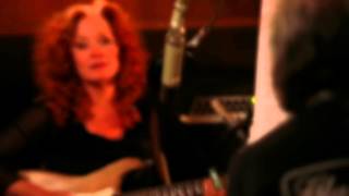 Bonnie Raitt amp David Lindley Behind the Scenes recording quotEverywhere I Goquot [upl. by Reinhard140]