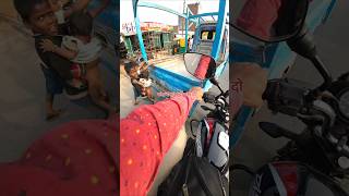 गिर जाओगे बाबू मत चढ़ो।😡 shorts unchasedrider gorakhpur [upl. by Nnednarb992]