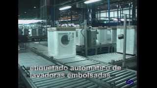 tecnowey  Línea de Embalaje automático de electrodomésticos mediante robots [upl. by Enylekcaj]