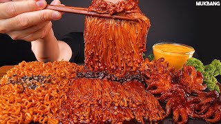 ASMR MUKBANG  SPICY OCTOPUS 🐙 MUSHROOM FIRE NOODLE SEAFOOD EATING 불닭 버섯 팽이버섯 불닭볶음면 쭈꾸미 볶음 소스 듬뿍 먹방 [upl. by Ariaic]