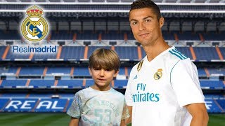 Picture with Cristiano Ronaldo CR7  Real Madrid Stadium Tour 2 [upl. by Akenihs]