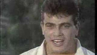 amr diab omal eih old clip [upl. by Yajeet]