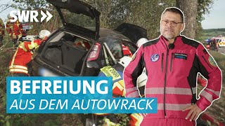 NotarztEinsatz im Rettungshelikopter Eingeklemmt nach RaserUnfall [upl. by Dloreh456]