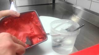 Faire des quenelles de glace  boule de sorbet [upl. by Simaj]