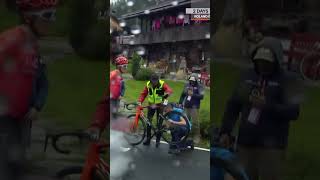 Amazing sportsmanship from Pogacar and GC contenders who wait for Thomas after crash 👏 cycling [upl. by Nodnorb]