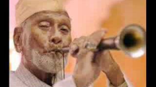 Raag Shivaranjani  Ustad Bismillah Khan [upl. by Sulecram329]