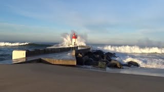 ENORME CLAQUAGE DE VAGUE SUR LE PHARE DE CAPBRETON [upl. by Aimas]