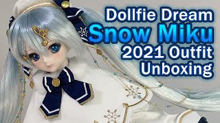 Unboxing Volks Dollfie Dream Costume Snow Miku 2021 Glowing Snow [upl. by Haon]