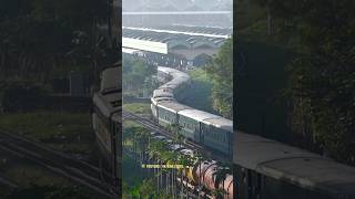 Dhaka Mail train arriving at Dhaka Railway Station [upl. by Hermia]