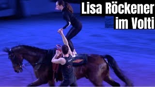 Lisa Röckener versucht sich im Volti 🤸🏼‍♀️  Galaabend AGRAVISCup Oldenburg [upl. by Enelrats269]