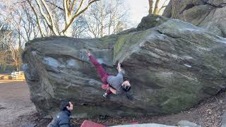 Polish Traverse V5  NYC Central Park  Rat Rock Boulder bouldering [upl. by Anuala762]