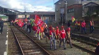 Les cheminots de Périgueux descendent sur les voies [upl. by Dotson]