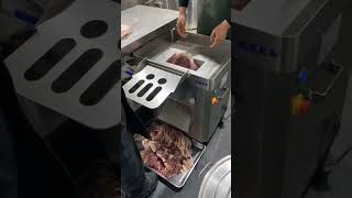 Slice meat by machine masterfulmeatcuts meatmaster cookedmeatcutter meat meatcutter [upl. by Latterll]