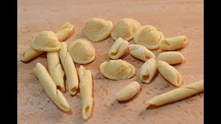 Come fare a mano cavatelliorecchiette e fricelli PugliesiLa ricetta della mamma [upl. by Nai]