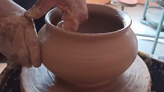 CURSO DE CERÁMICA como hacer una olla de barro en el torno alfarero [upl. by Constantina938]