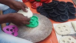 দেখুন পিঠা বানানোর কেীশল Nokshi Pitha Bangladeshi Nokshi Pitha Pakon Pitha [upl. by Purse]