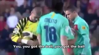 Víctor Valdés and Macherano try to speak English to afellay [upl. by Oinolopa]