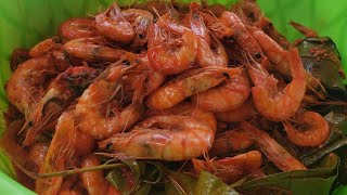 🔥 BEST Hot Peppered SHRIMP From Middle Quarters  Jamaican streetfood [upl. by Kerrin956]