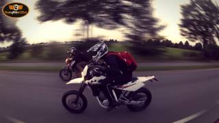 KTM Duke 125 VS Husqvarna SMS 4 Stroke  Dragrace  Who is the winner [upl. by Eppillihp]