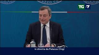 Mario Draghi risponde alle domande dei giornalisti quotFarò il vaccino AstraZenecaquot [upl. by Vinia582]