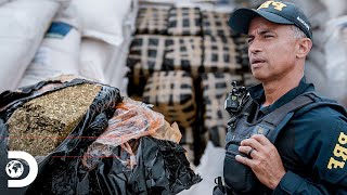 Apreensão de uma tonelada de maconha oculta  Operação Fronteira América do Sul  Discovery Brasil [upl. by Cherie]