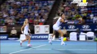 HOPMAN CUP Mahut si veste da donna [upl. by Lourie]