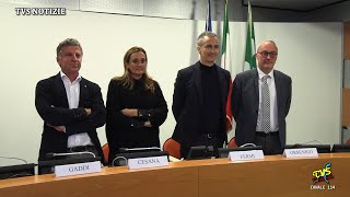 Como  Chiusura scuole rappresentanti regionali compatti per un ultimo appello al sindaco Rapinese [upl. by Catto]