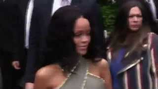 Rihanna provoque lémoi sur les ChampsElysées [upl. by Andi]