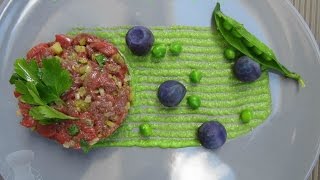 Recette du tartare de taureau purée de petits pois [upl. by Inittirb85]