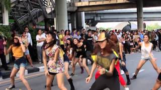 Jennifer Lopez Flash Mob Thailand 2012 [upl. by Hotze]