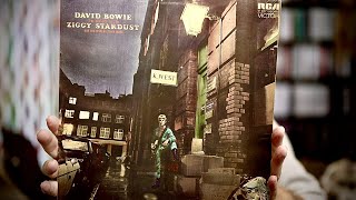 Milestones David Bowie  Ziggy Stardust 1st British Pressing vs 50th Anniv Edition [upl. by Egin]