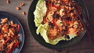 Recette salade de vermicelles chinois au tofu et aux cacahuètes  FOOBY [upl. by Tobey]