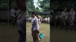 Ngibing joged pingit sakral [upl. by Hardie]