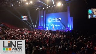 Meeting de Marine Le Pen  Paris  France 17 avril 2017 [upl. by Mcleroy]